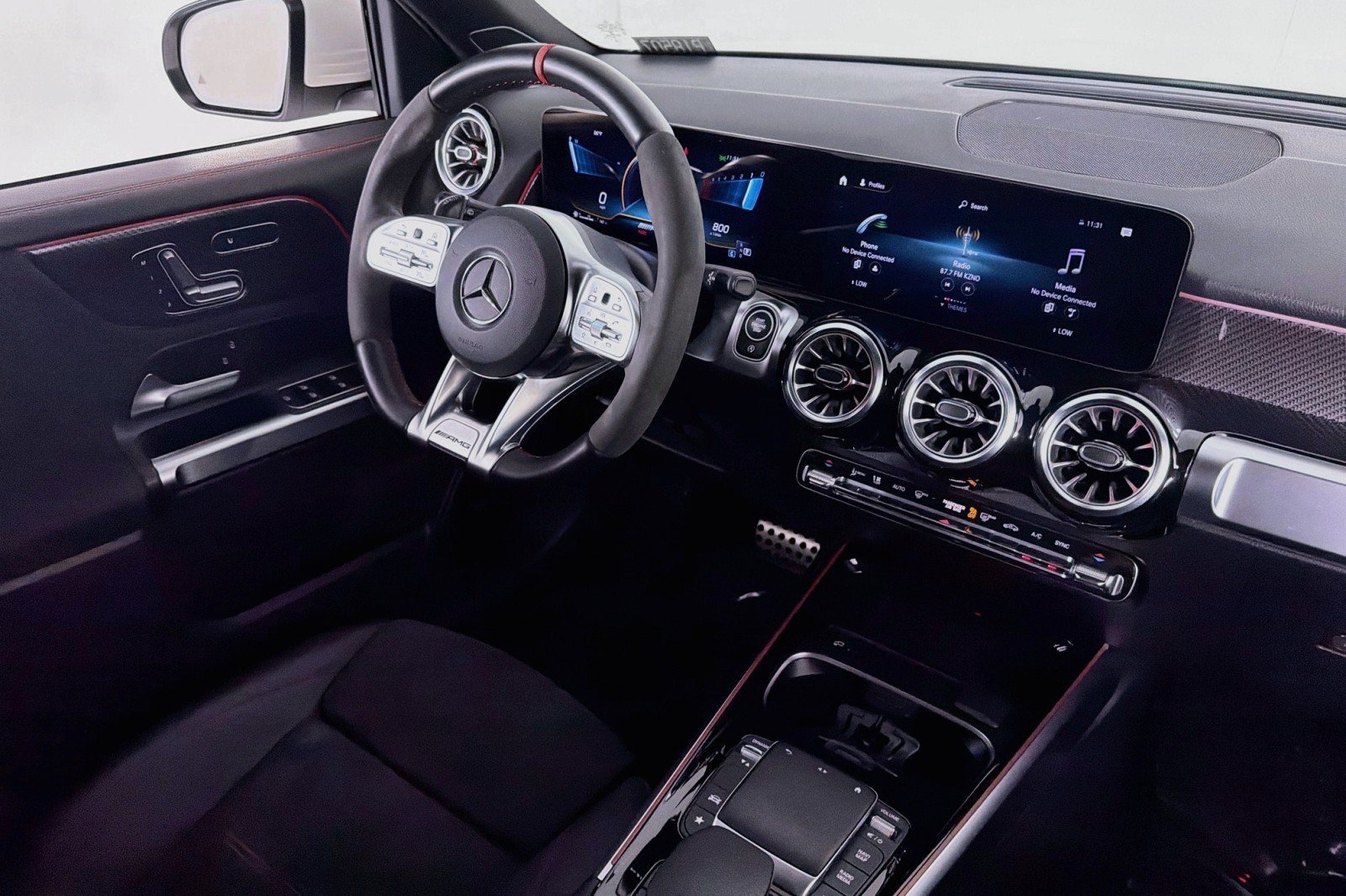 Used 2023 Mercedes-Benz GLB 35 AMG 4MATIC image 15