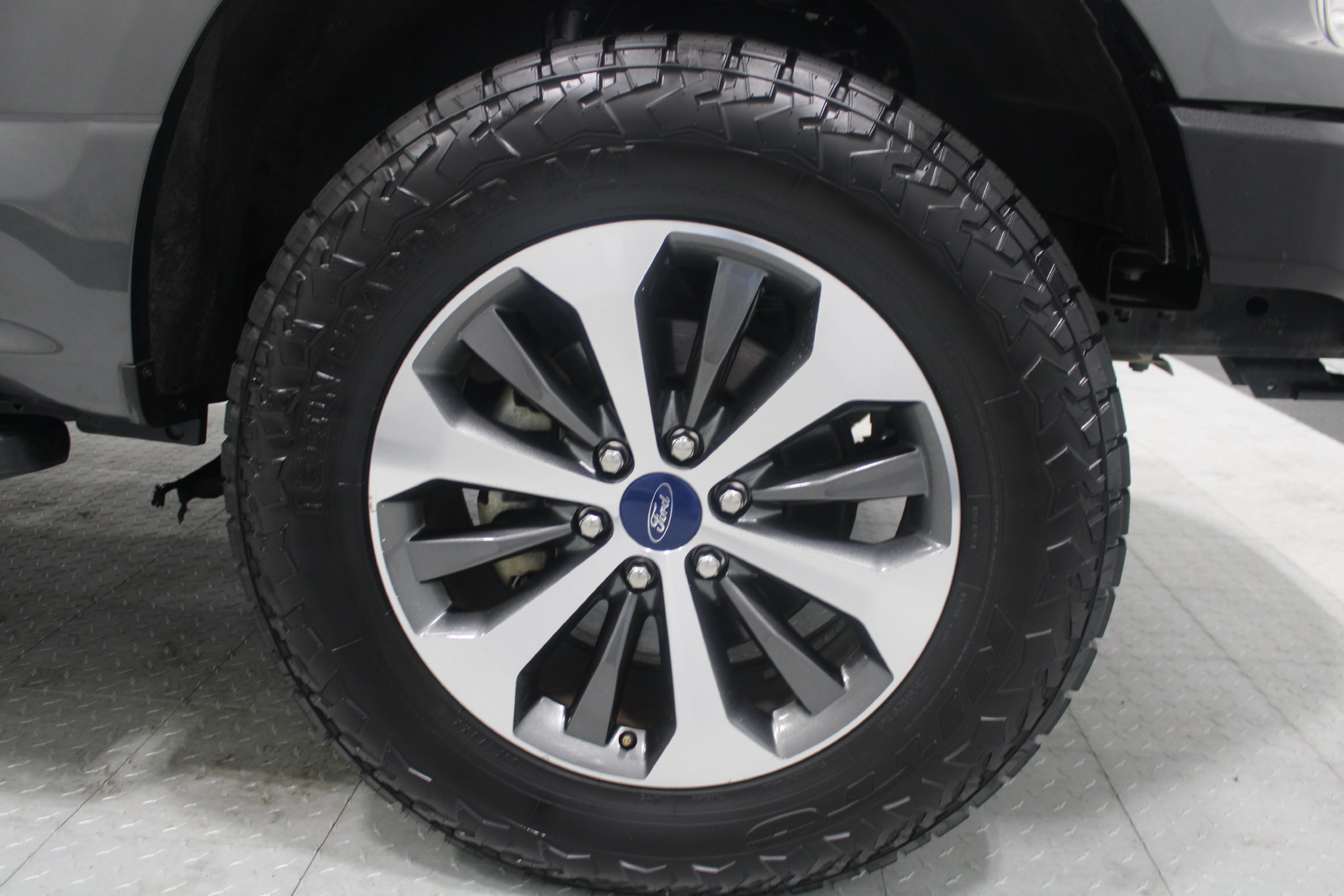 Used 2019 Ford F150 XL w/ Equipment Group 101A Mid AWD/4WD image 5