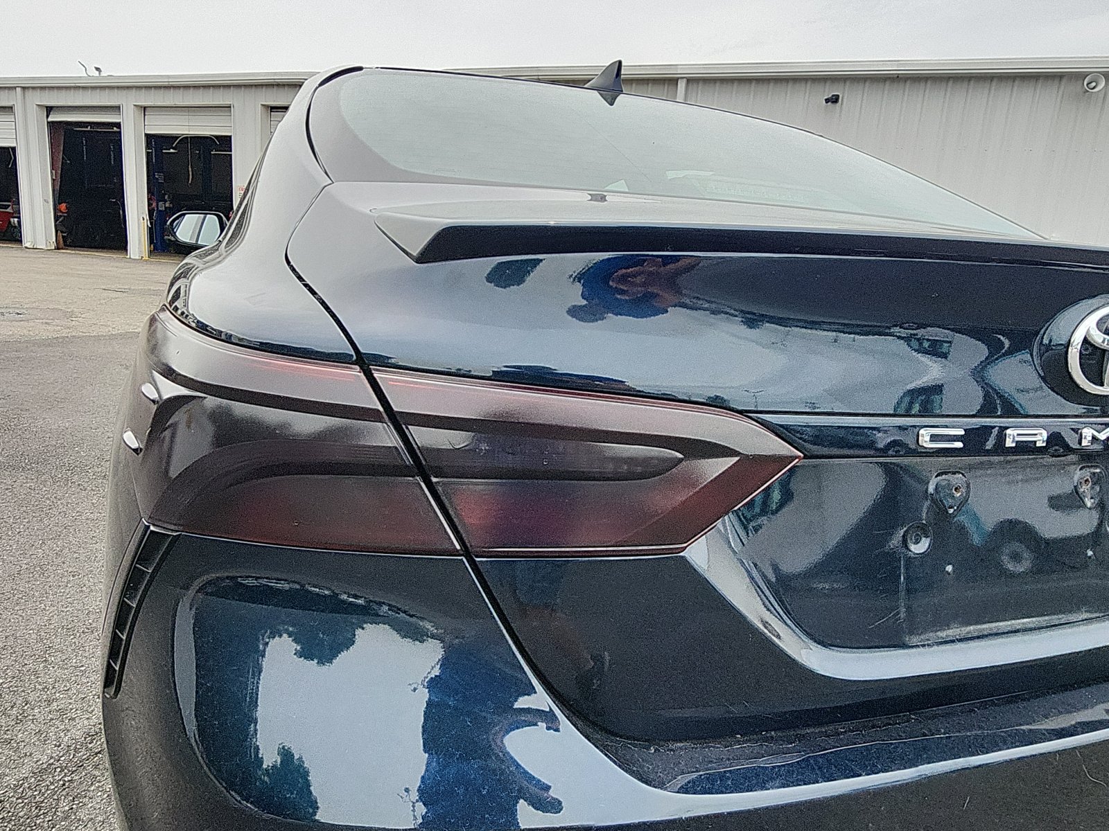 Used 2021 Toyota Camry SE w/ Convenience Package FWD image 10