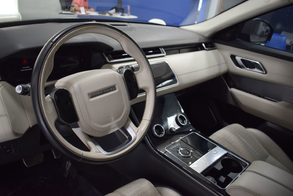 Used 2018 Land Rover Range Rover Velar R-Dynamic HSE image 10