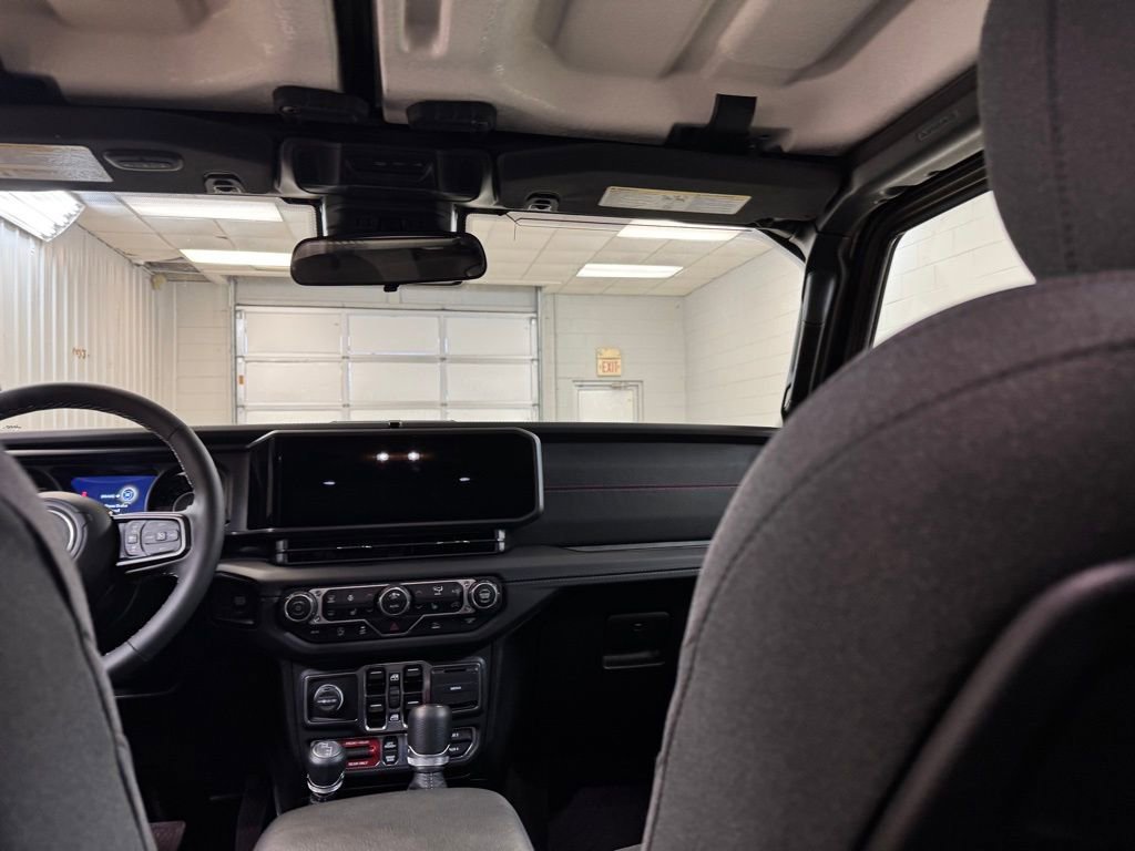 Used 2025 Jeep Wrangler Unlimited Rubicon w/ Convenience Group image 21