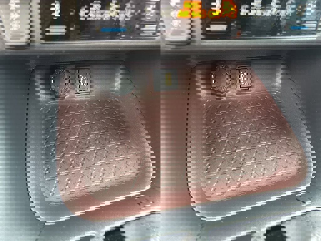 New 2025 Toyota RAV4 Limited image 7