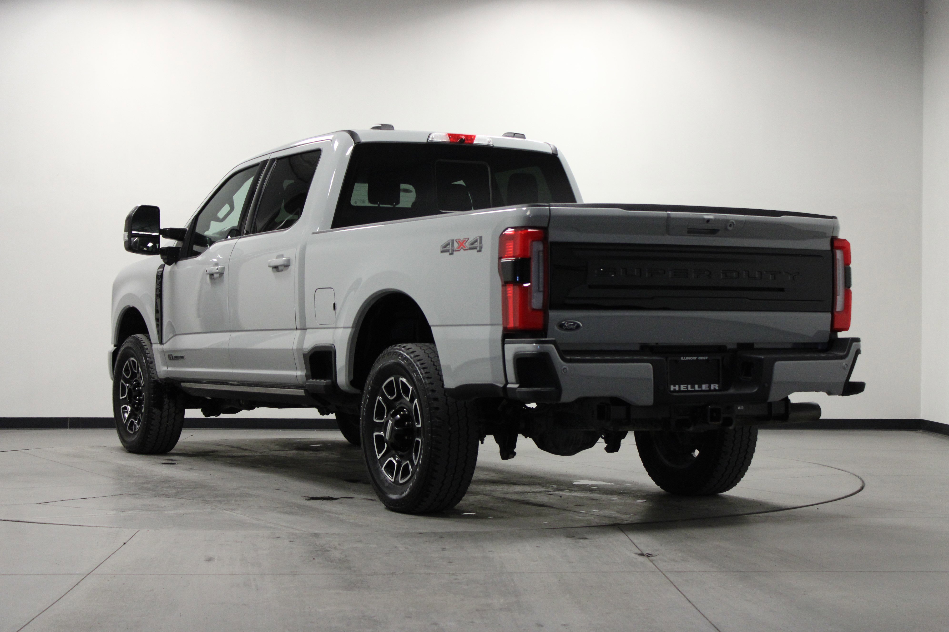 Used 2025 Ford F250 Platinum image 6