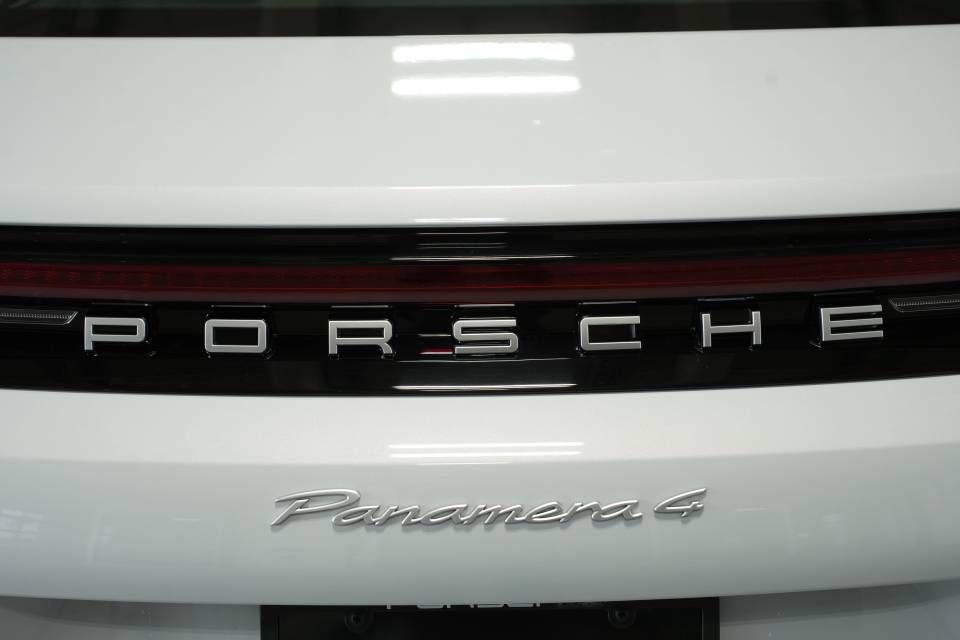 Used 2025 Porsche Panamera 4 AWD/4WD image 38