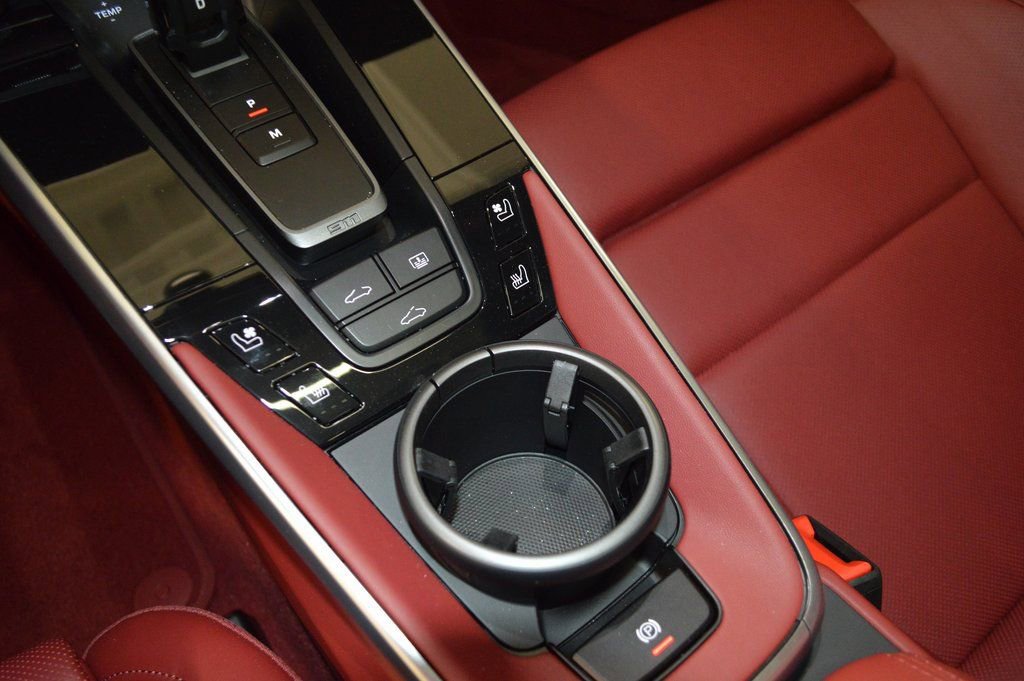 Certified 2024 Porsche 911 Carrera GTS image 34