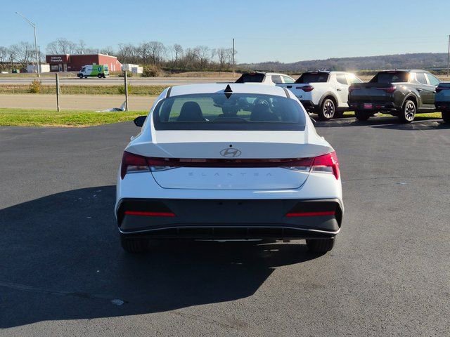 New 2026 Hyundai Elantra SE image 27