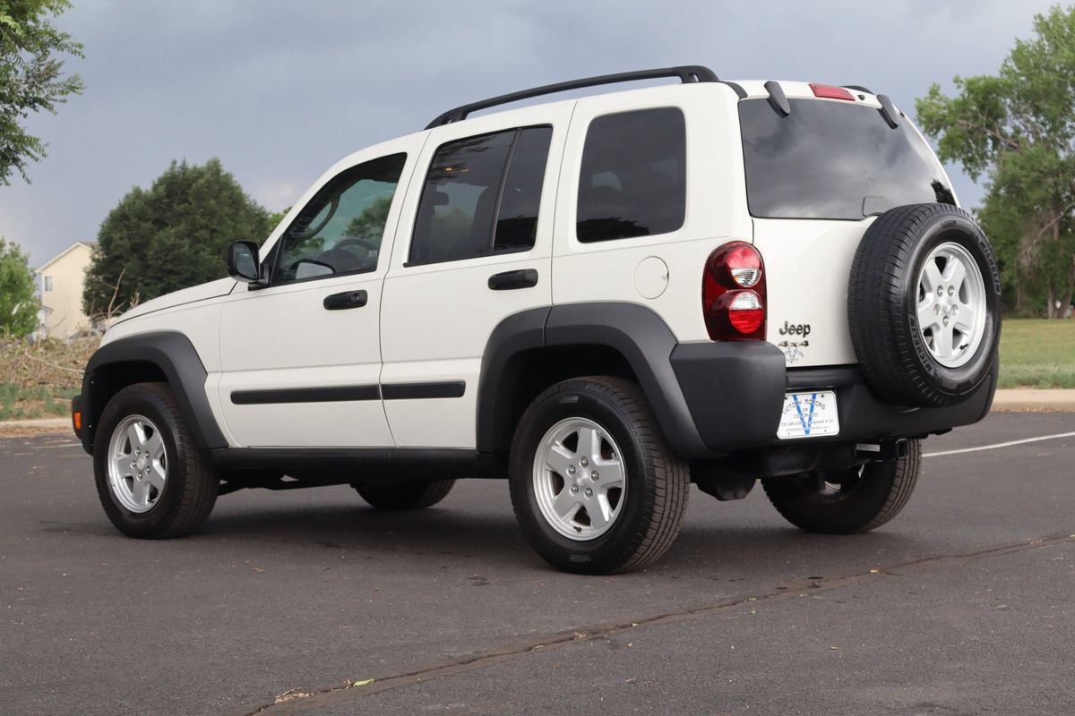 Used 2006 Jeep Liberty Sport AWD/4WD image 7