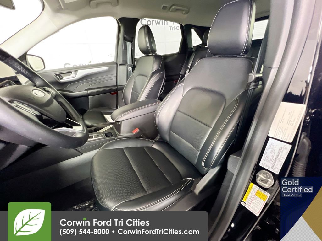 Certified 2025 Ford Escape Platinum AWD/4WD image 25