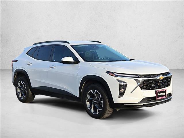 Used 2024 Chevrolet Trax LT image 3