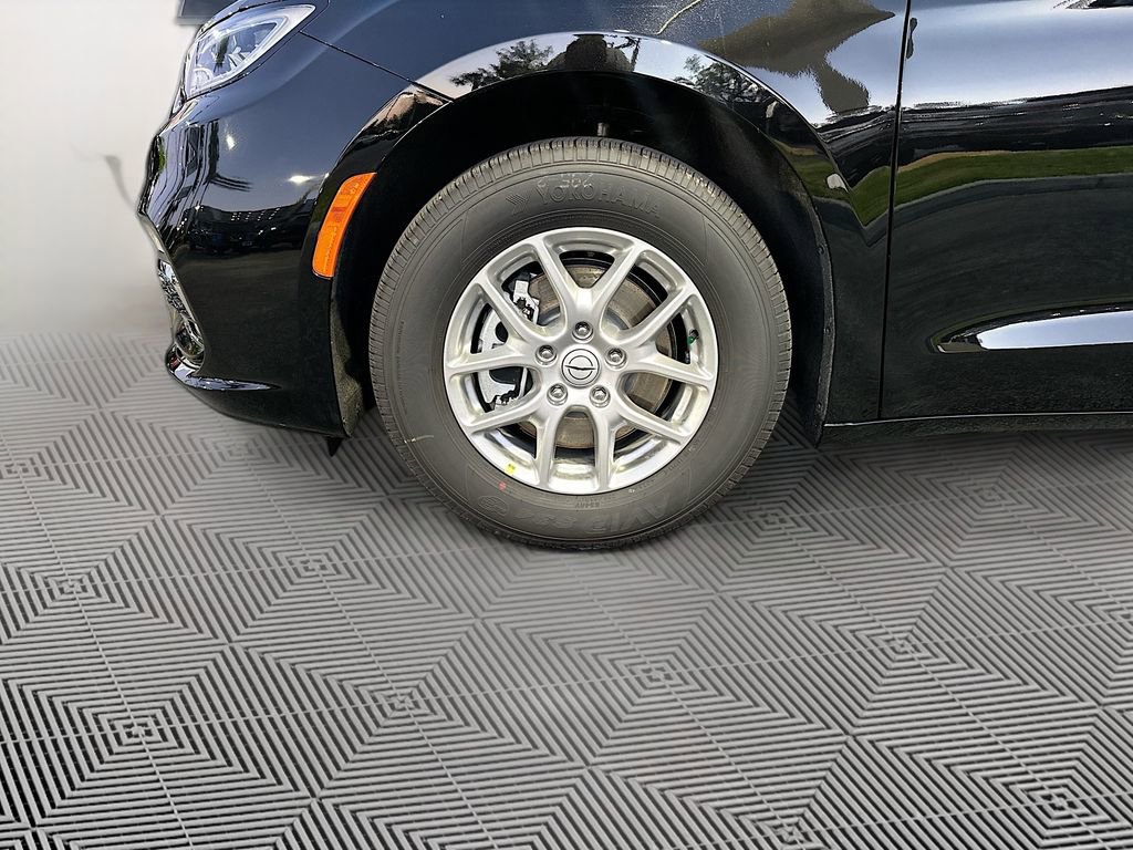 New 2026 Chrysler Pacifica Select FWD image 31