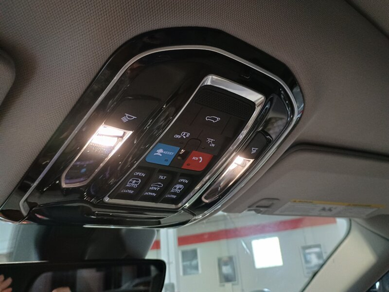 Used 2022 Jeep Grand Cherokee Summit 4xe AWD/4WD image 23