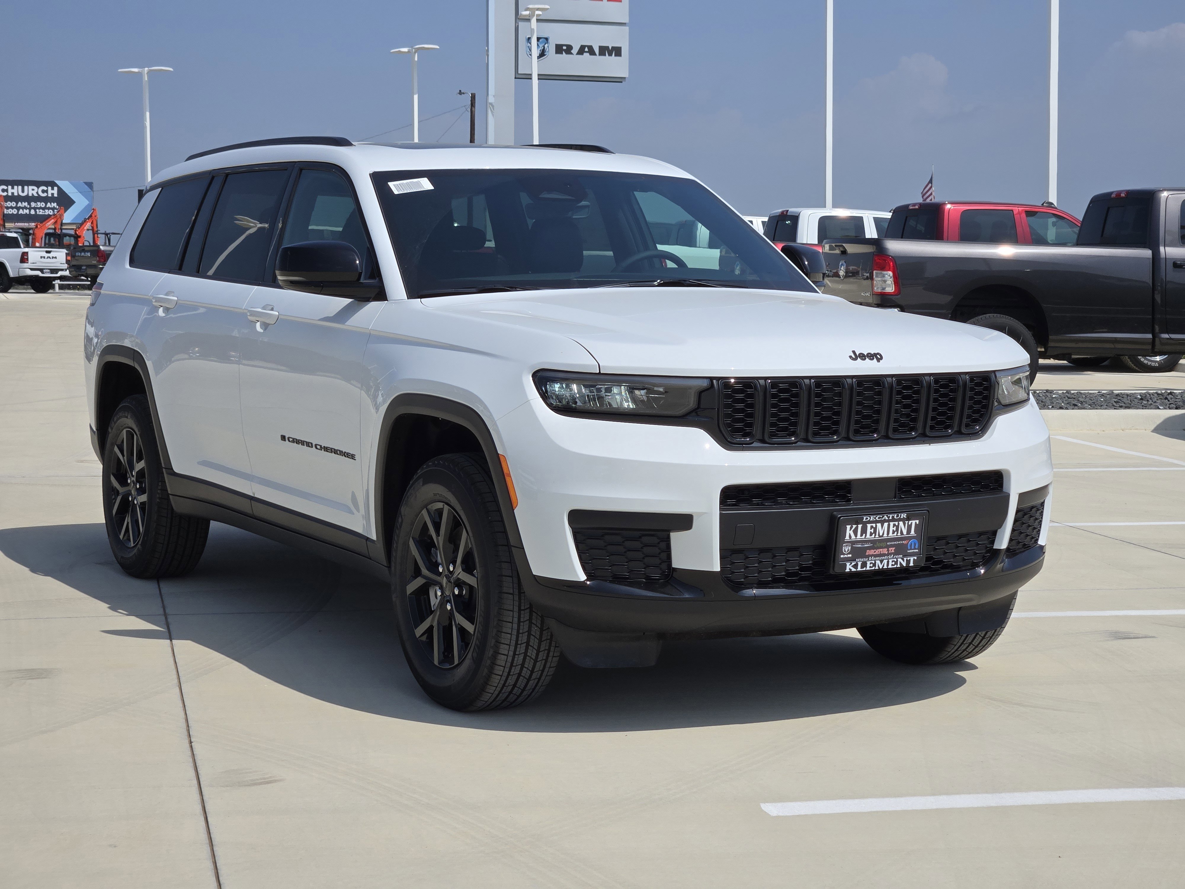 New 2025 Jeep Grand Cherokee L Altitude image 2