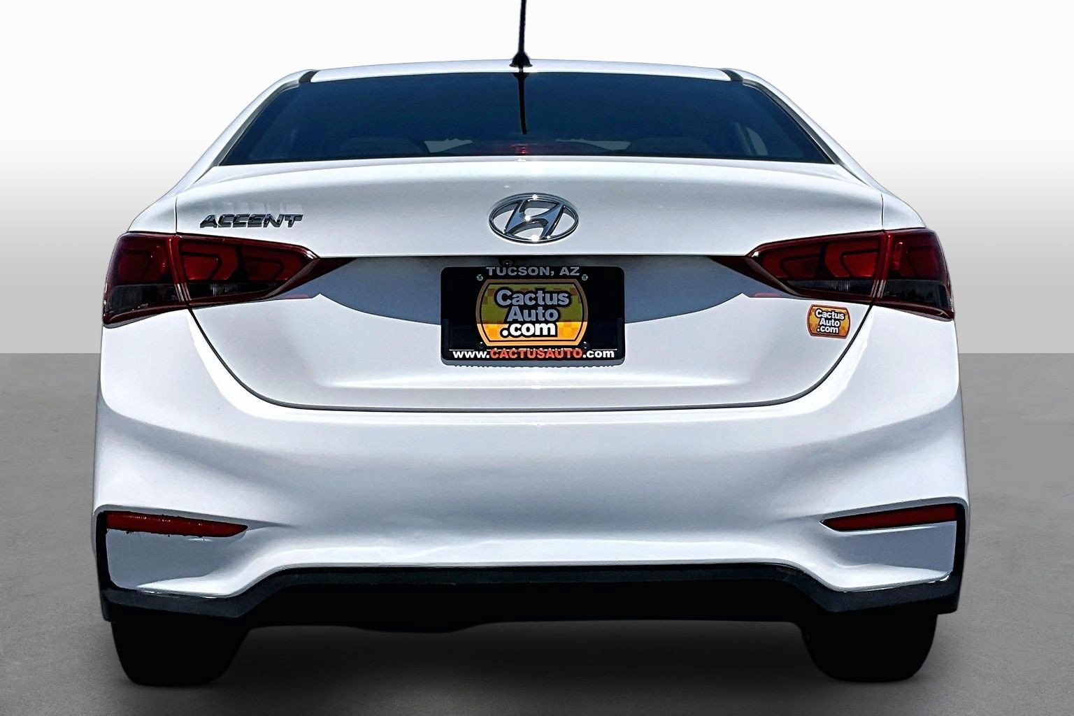 Used 2022 Hyundai Accent SE w/ Cargo Package FWD image 4
