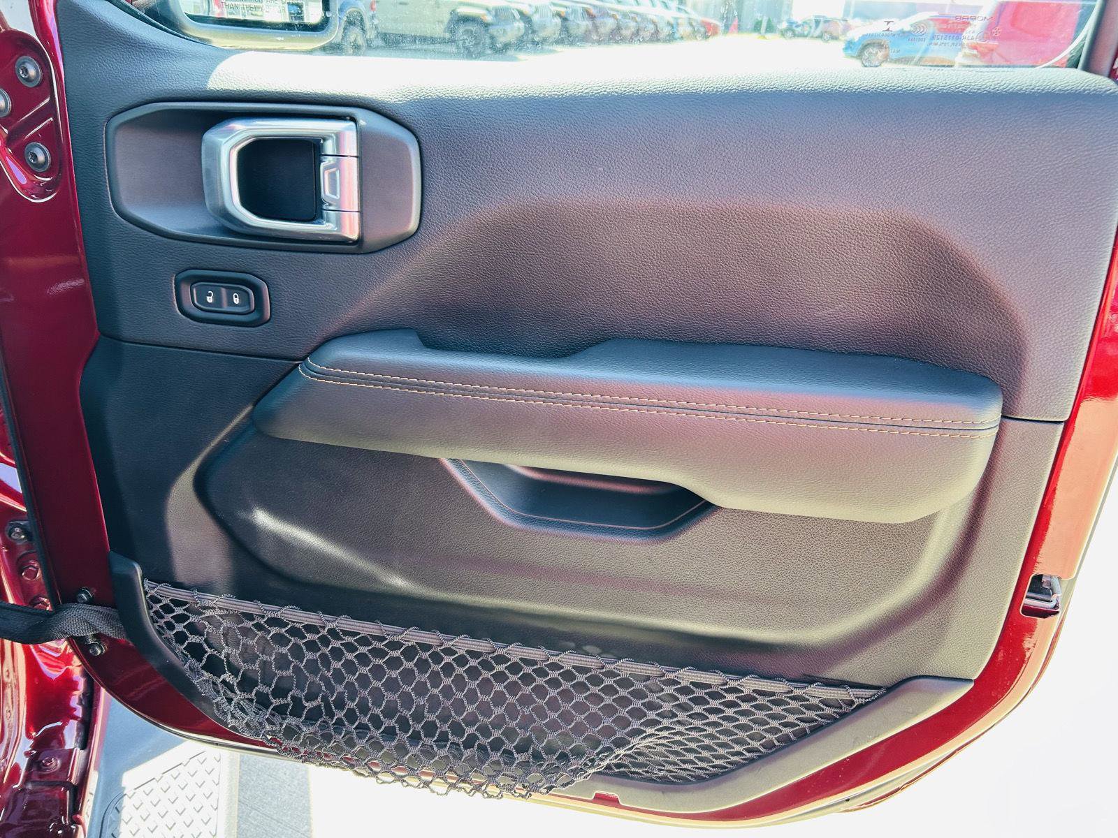 Used 2021 Jeep Gladiator Overland image 29