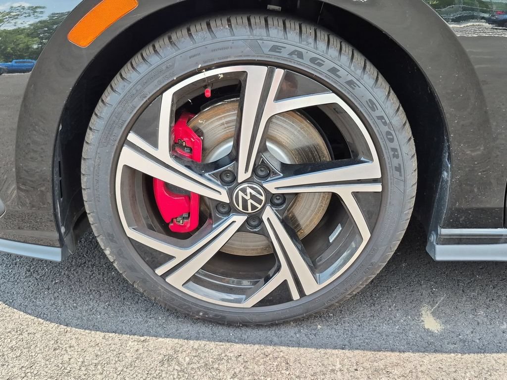 Certified 2024 Volkswagen GTI SE FWD image 9