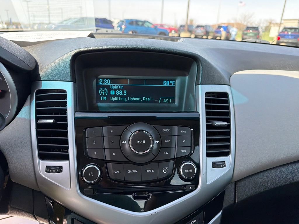 Used 2013 Chevrolet Cruze LS image 17