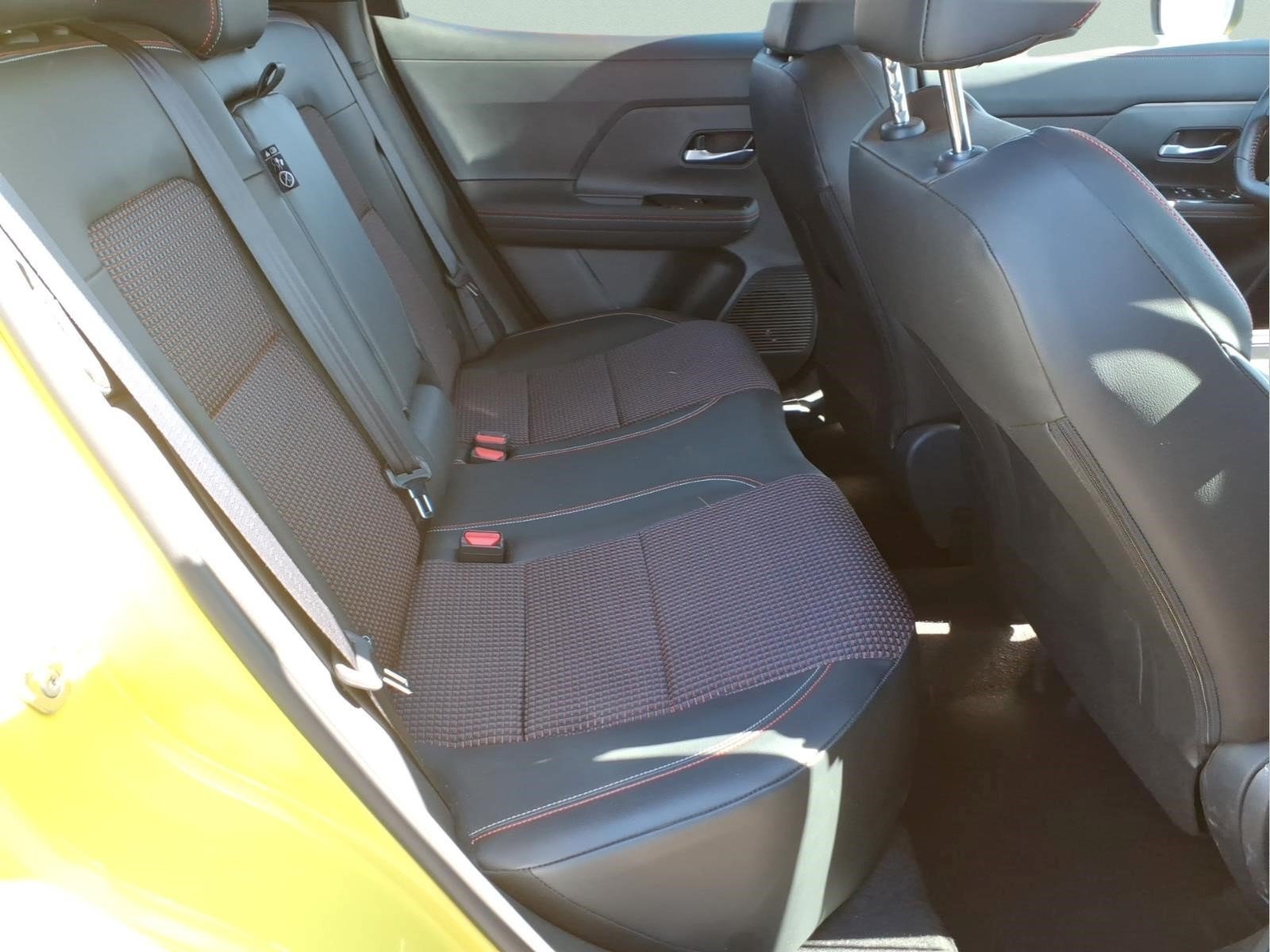 Certified 2025 Nissan Kicks SR FWD image 26