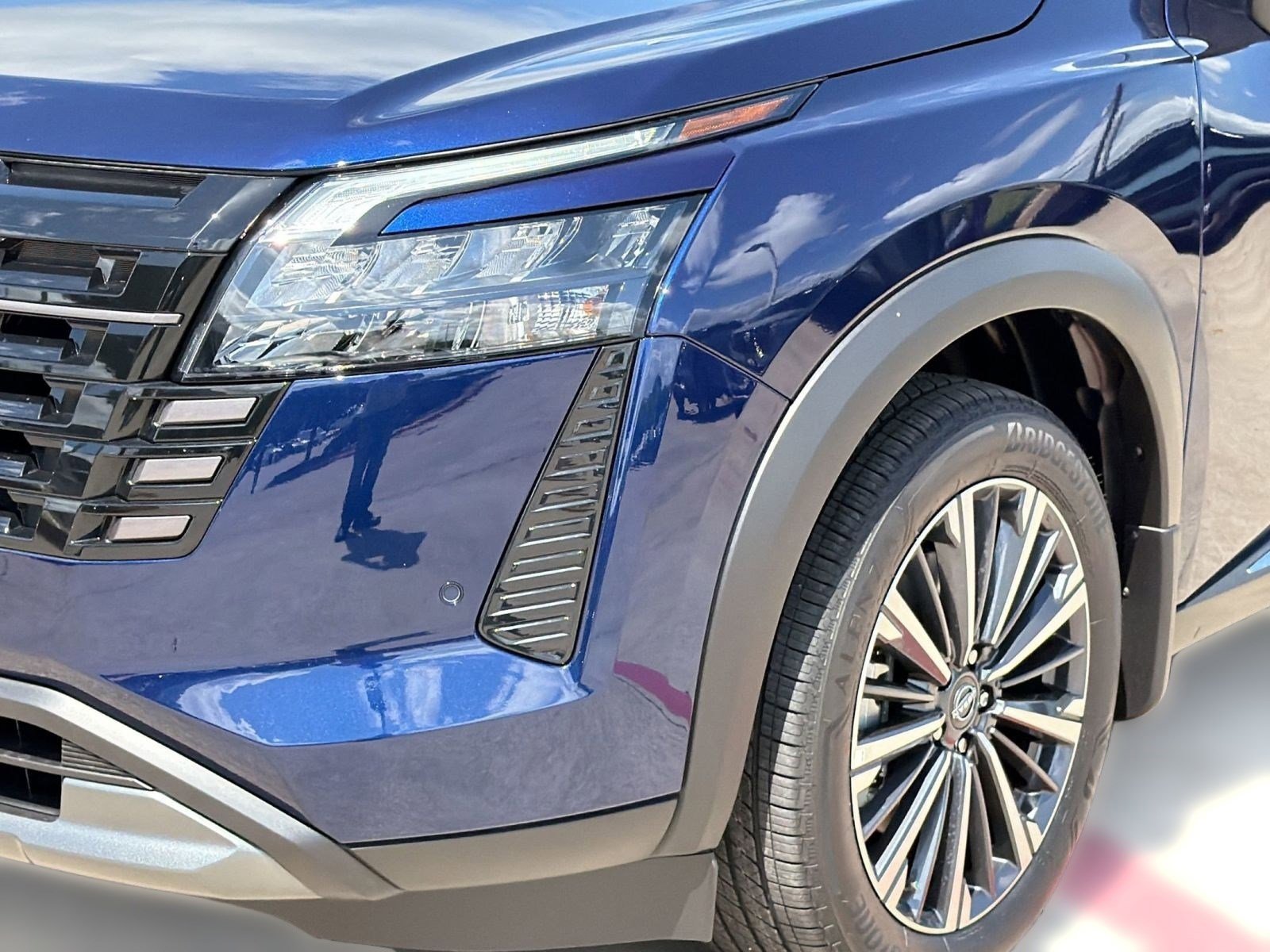 New 2026 Nissan Pathfinder Platinum image 11