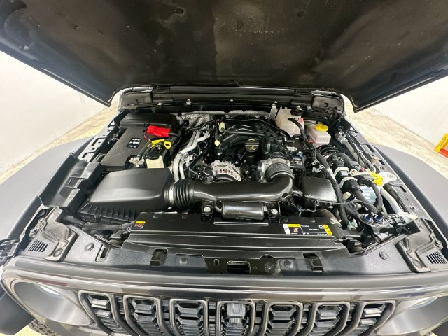 Used 2025 Jeep Wrangler Unlimited Rubicon w/ Technology Group AWD/4WD image 20