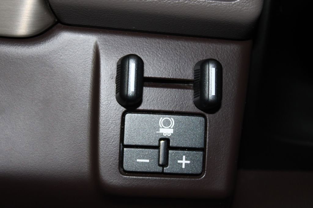 Used 2016 GMC Yukon Denali w/ Open Road Package image 46