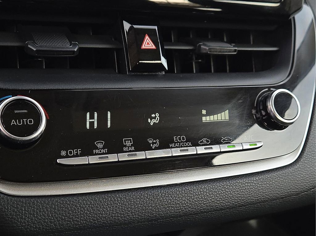 Used 2022 Toyota Corolla LE image 15