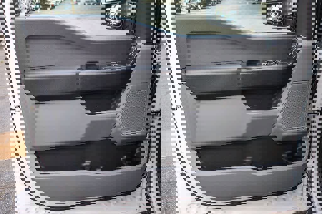 New 2026 Ford F350 XL w/ XL Chrome Package image 28