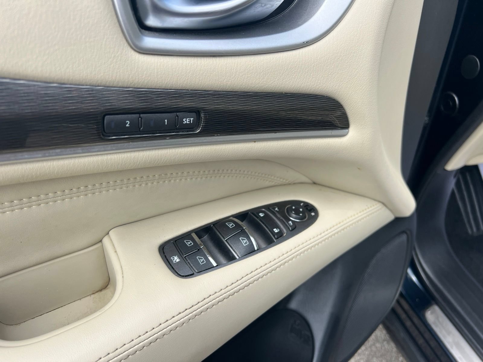 Used 2020 INFINITI QX60 Luxe w/ Essential Package FWD image 31
