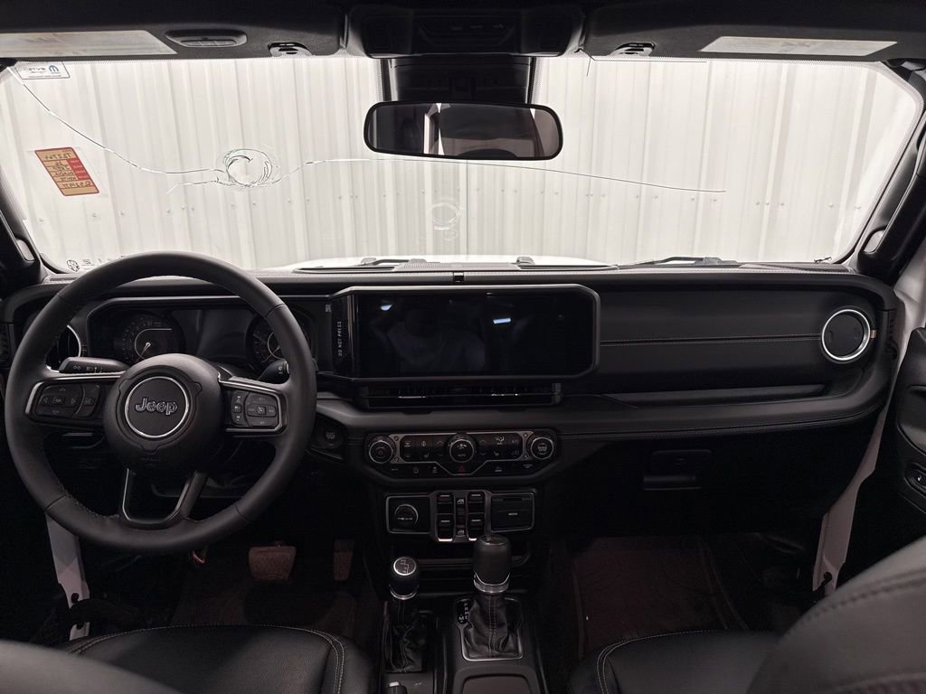 Used 2025 Jeep Gladiator Sport AWD/4WD image 17
