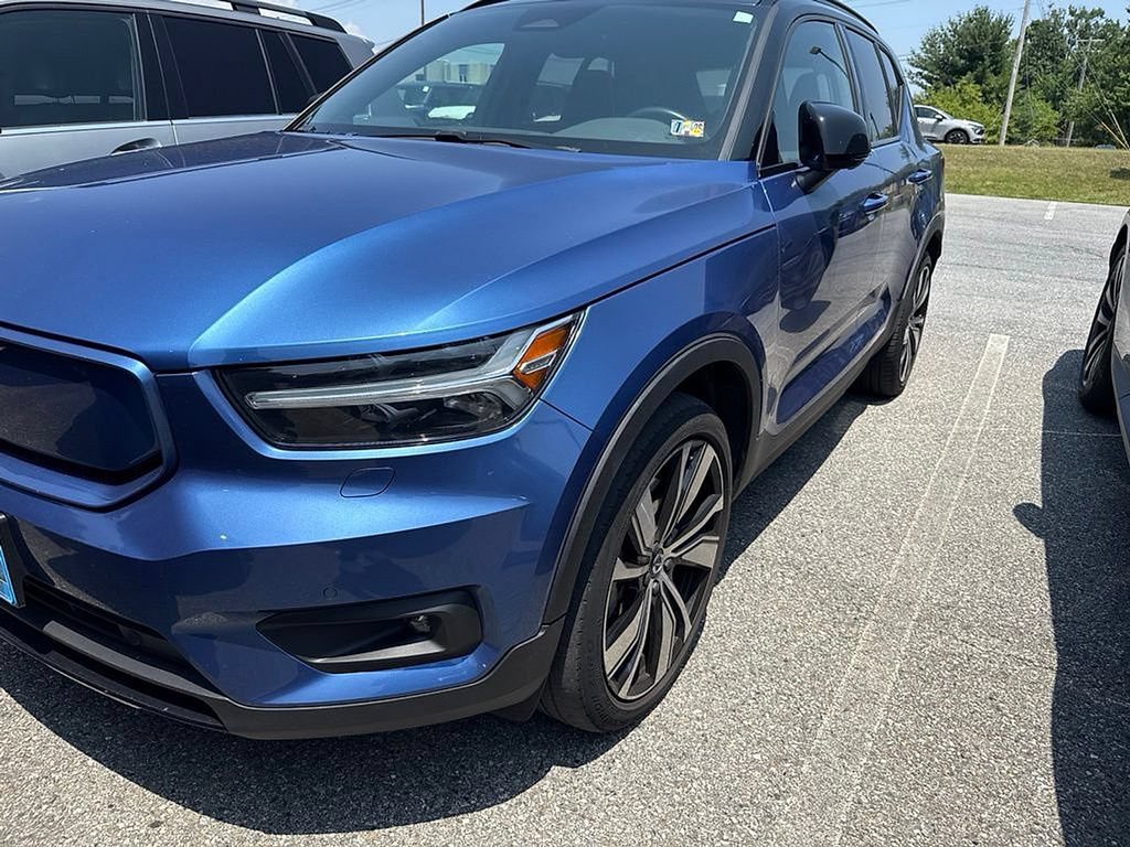 Used 2021 Volvo XC40 P8 Recharge w/ Advanced Package AWD/4WD image 7
