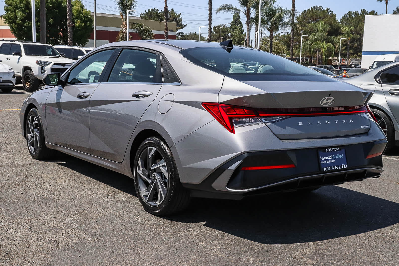 Used 2026 Hyundai Elantra Limited FWD image 9