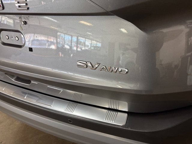 Used 2023 Nissan Rogue SV w/ SV Premium B Package image 5