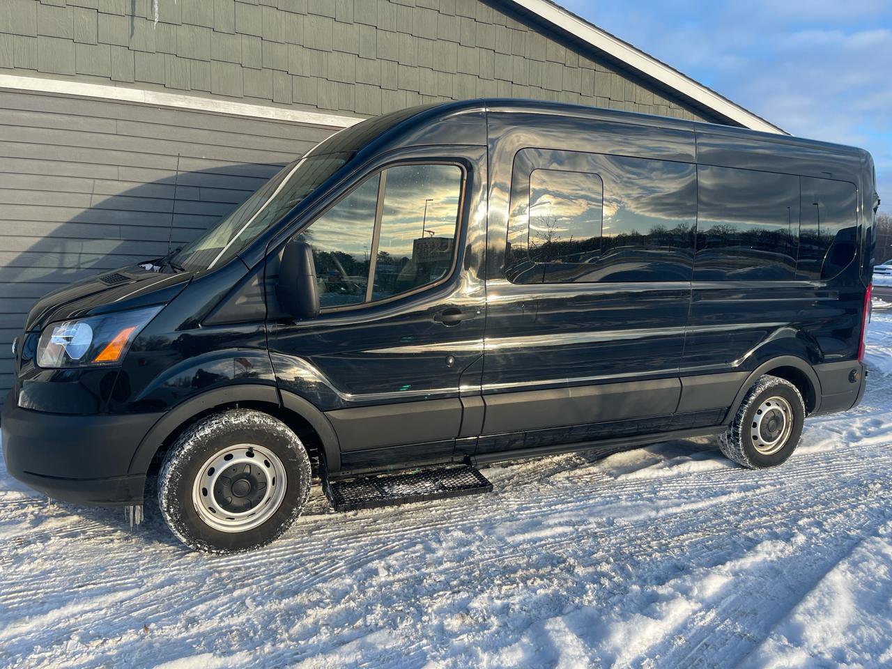 Used 2019 Ford Transit 350 XL image 9