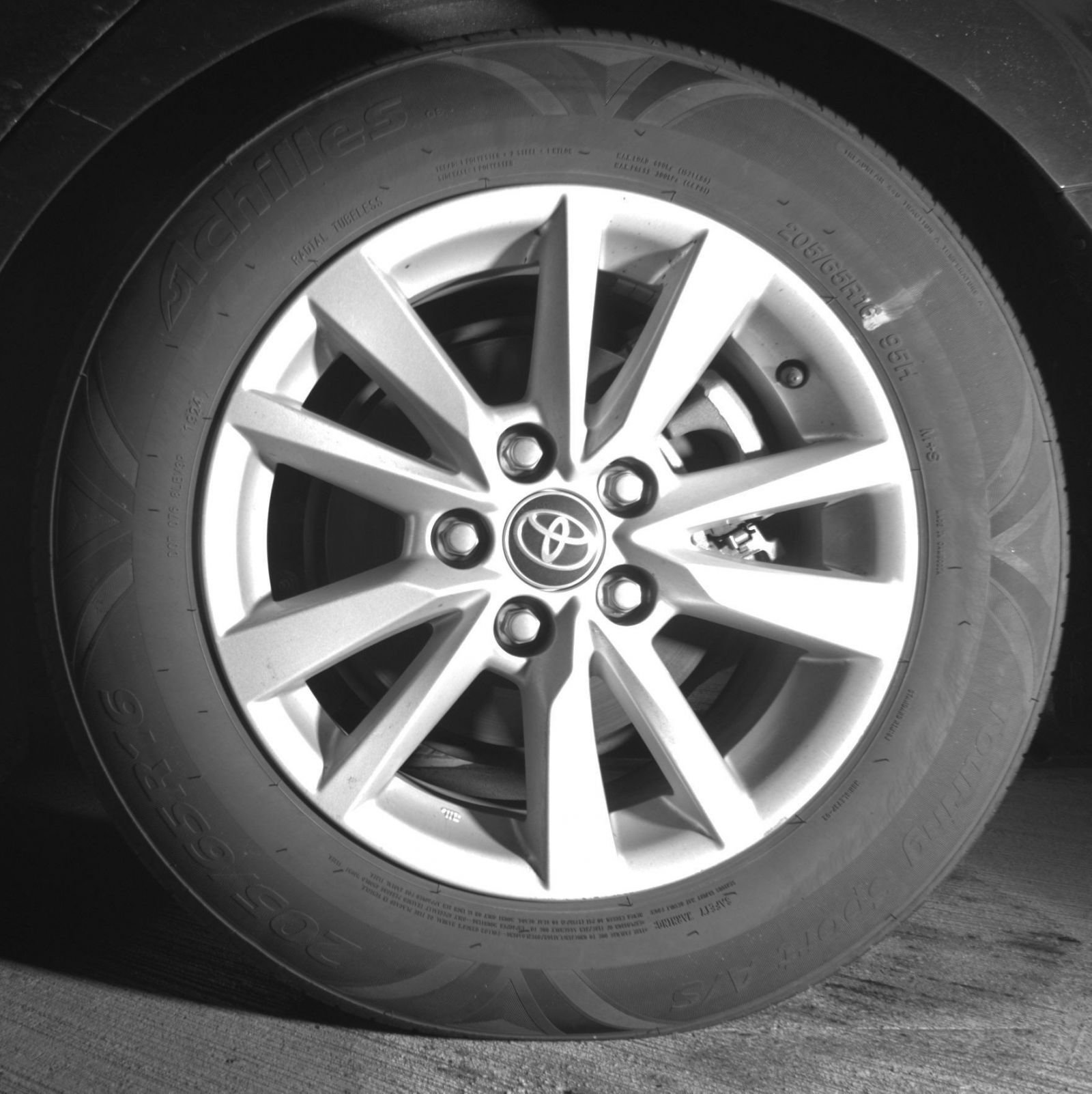 Used 2025 Toyota Camry LE FWD image 25