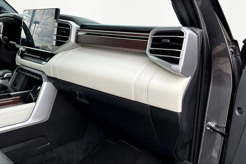 Used 2024 Toyota Sequoia Capstone image 9