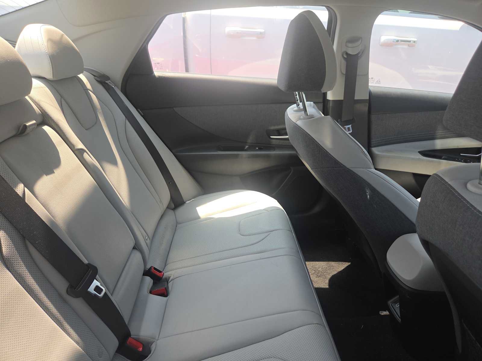 Used 2025 Hyundai Elantra Limited FWD image 10