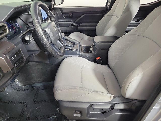 Used 2025 Toyota Tacoma SR5 AWD/4WD image 19