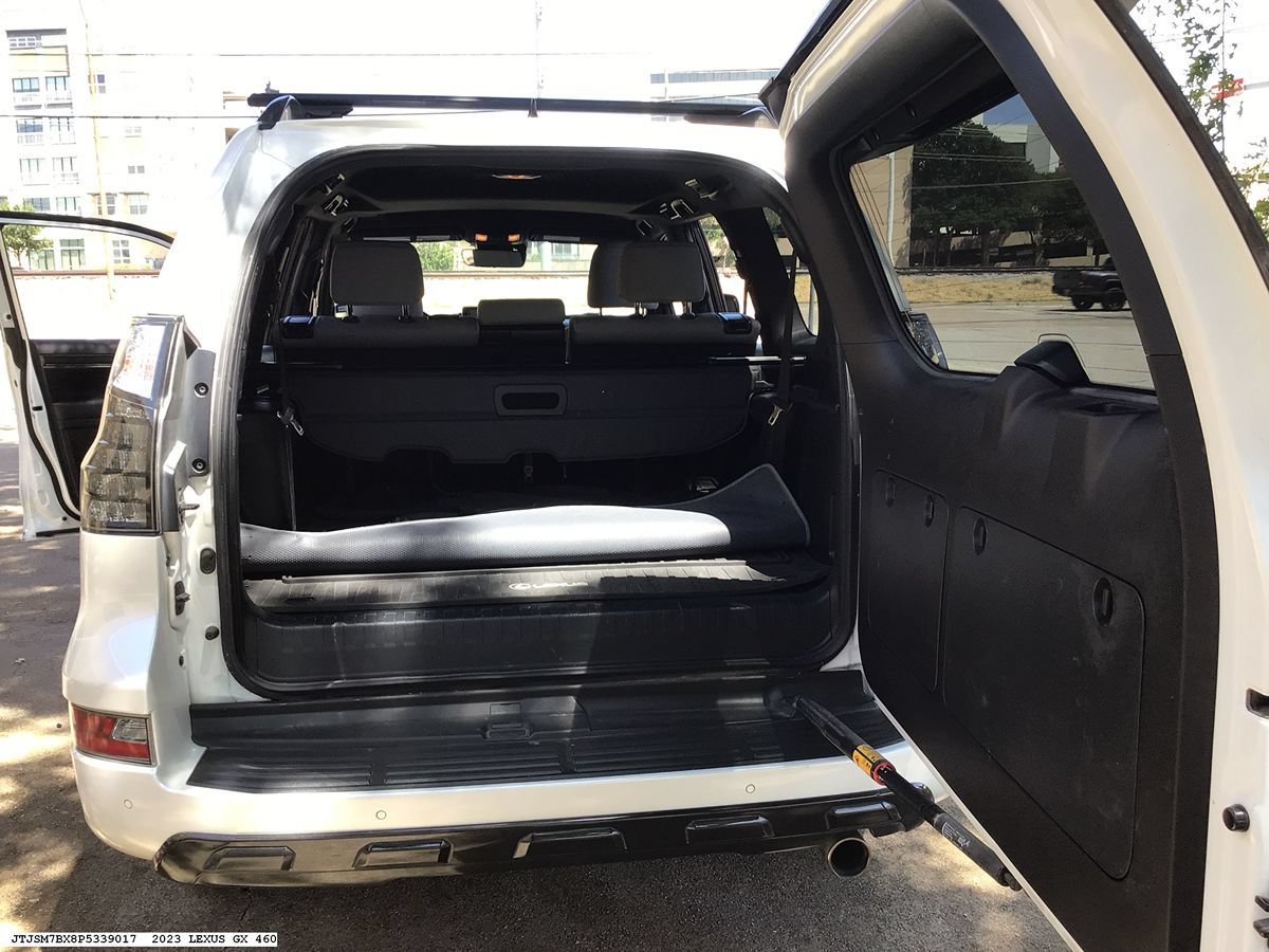 Used 2023 Lexus GX 460 w/ Black Line Special Edition AWD/4WD image 10
