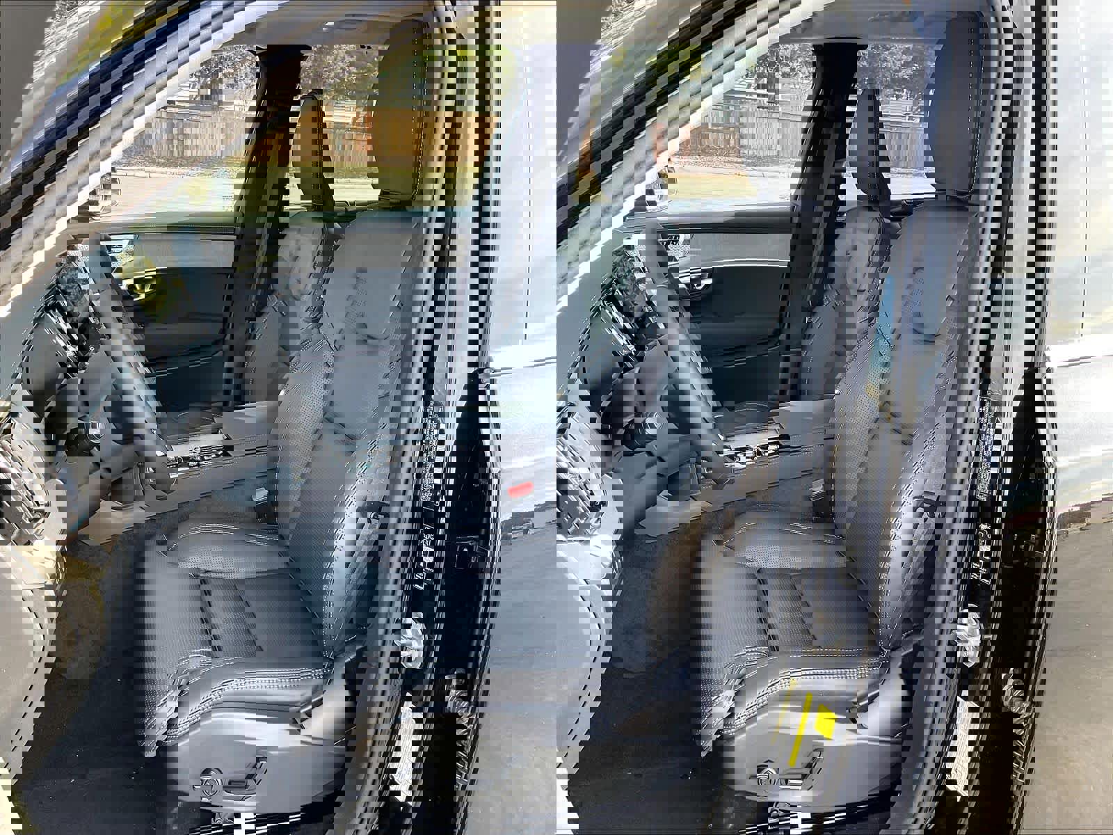 New 2026 Volvo XC90 T8 Ultra w/ Lounge Package image 11