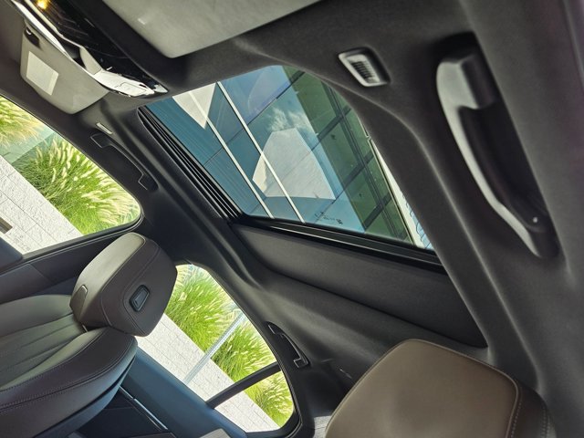 Used 2024 BMW 530i w/ Convenience Package RWD image 15