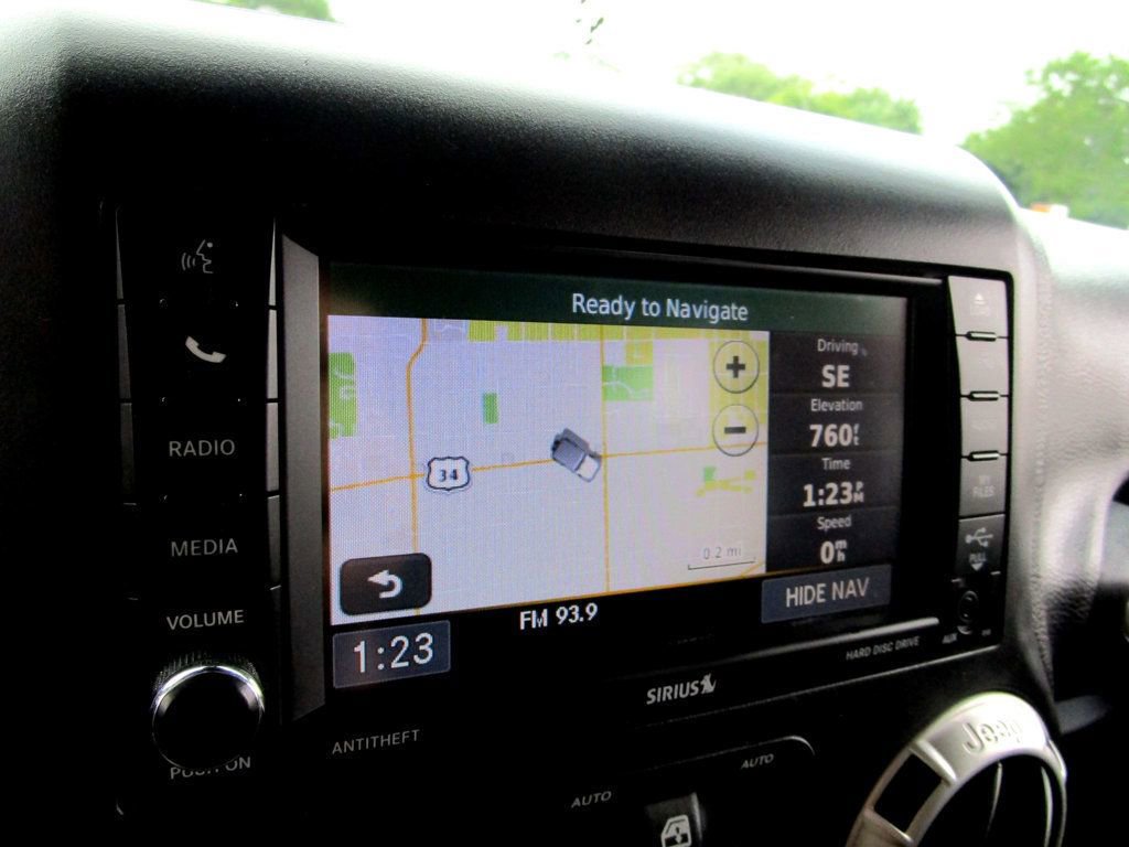 Used 2018 Jeep Wrangler Unlimited Sahara w/ Connectivity Group image 3