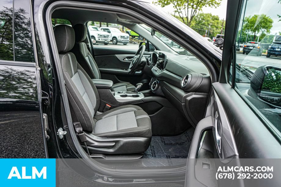 Used 2025 Chevrolet Blazer LT FWD image 22