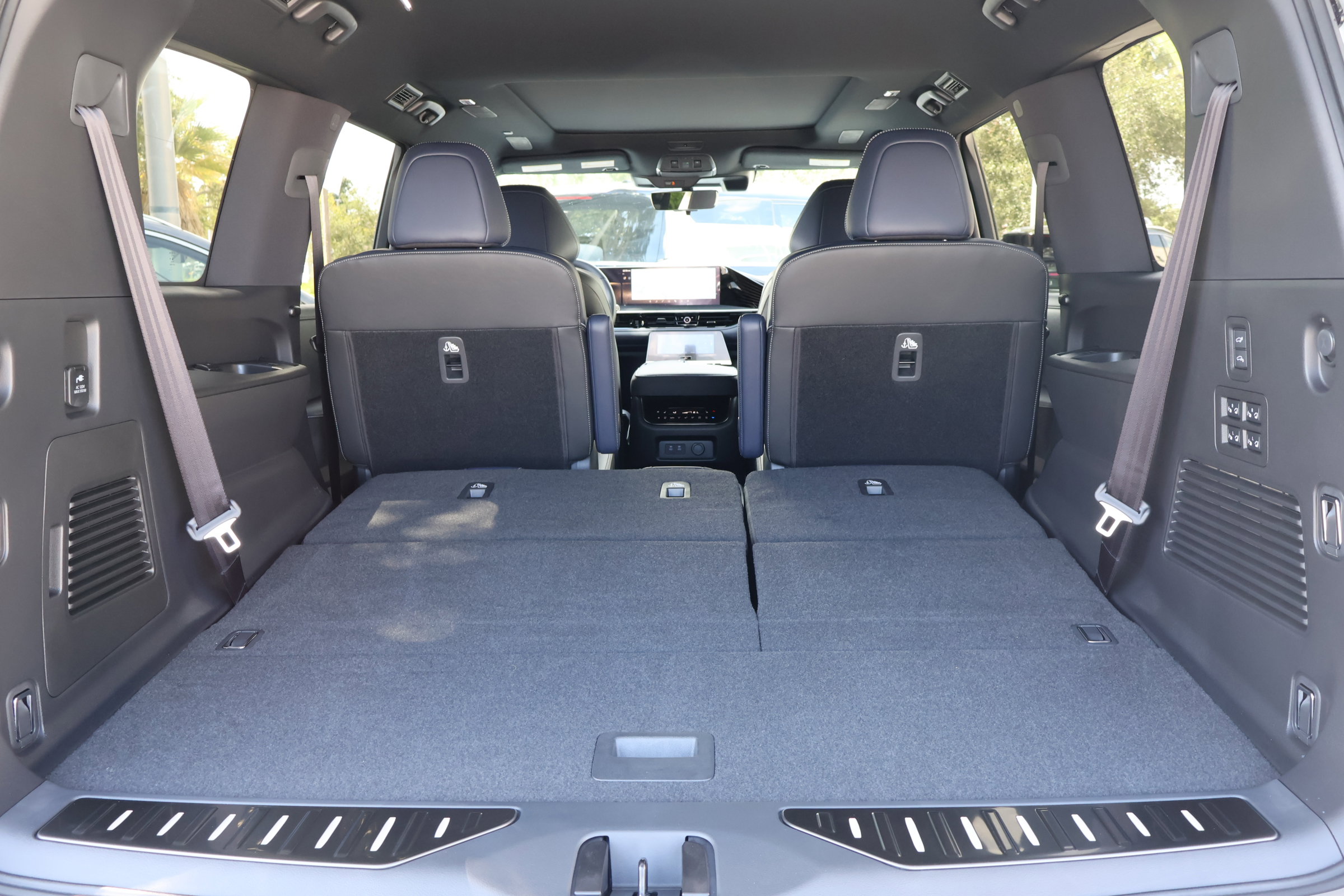 New 2026 INFINITI QX80 4WD image 22