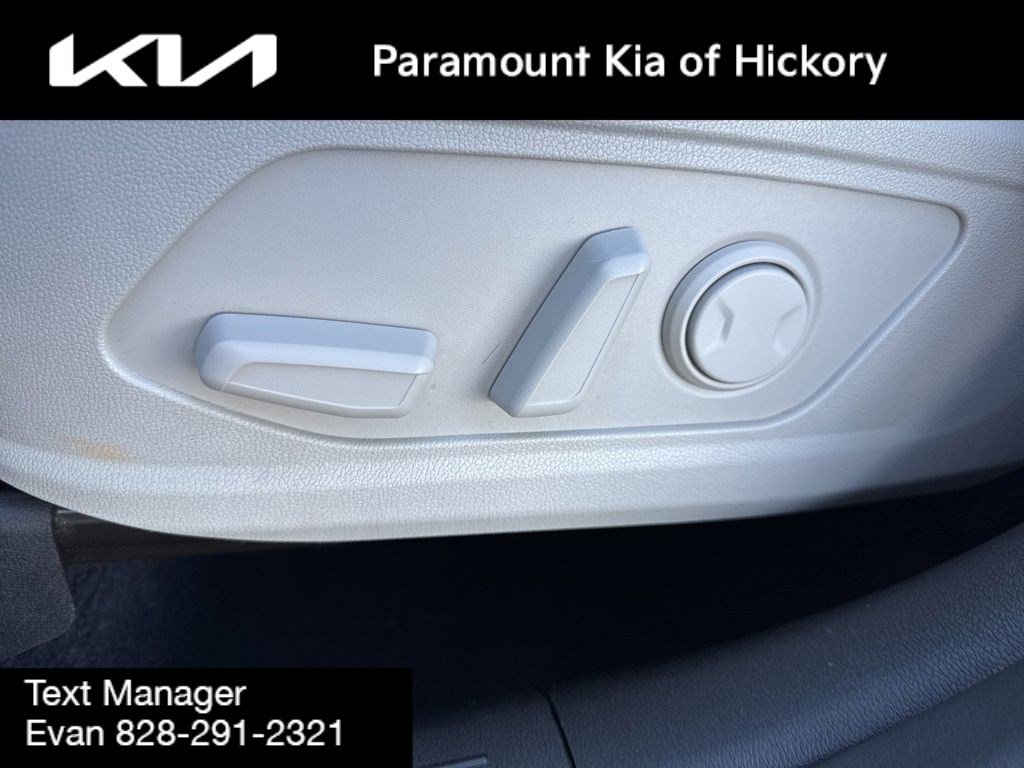 Used 2023 Kia Sorento S w/ Panoramic Sunroof Package image 22