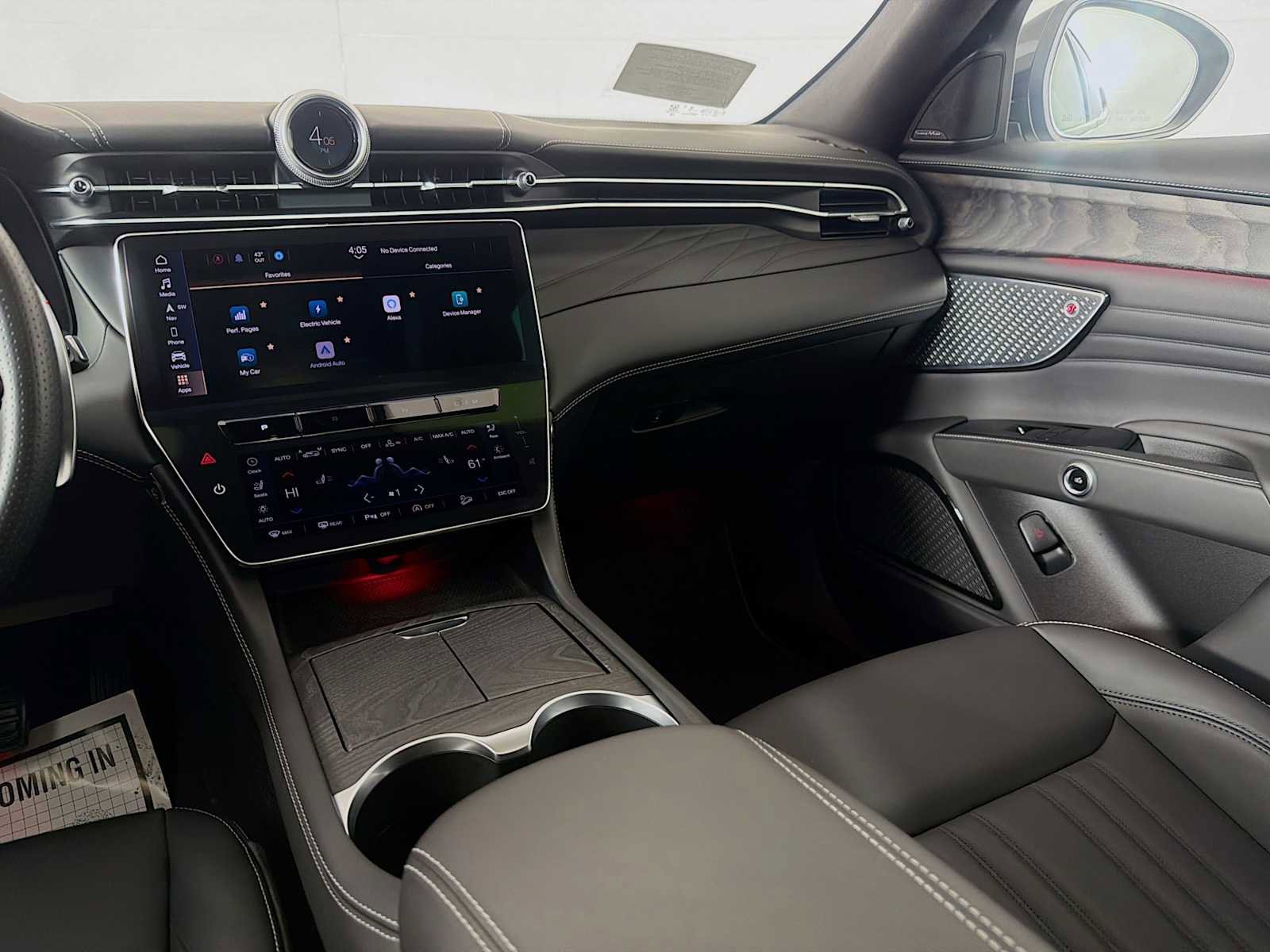 Used 2025 Maserati Grecale Modena image 39