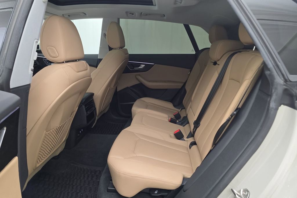 Used 2021 Audi Q8 Premium Plus AWD/4WD image 24