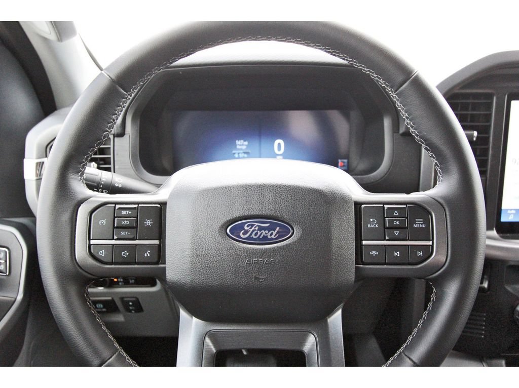 Used 2025 Ford F150 Lightning XLT AWD/4WD image 16