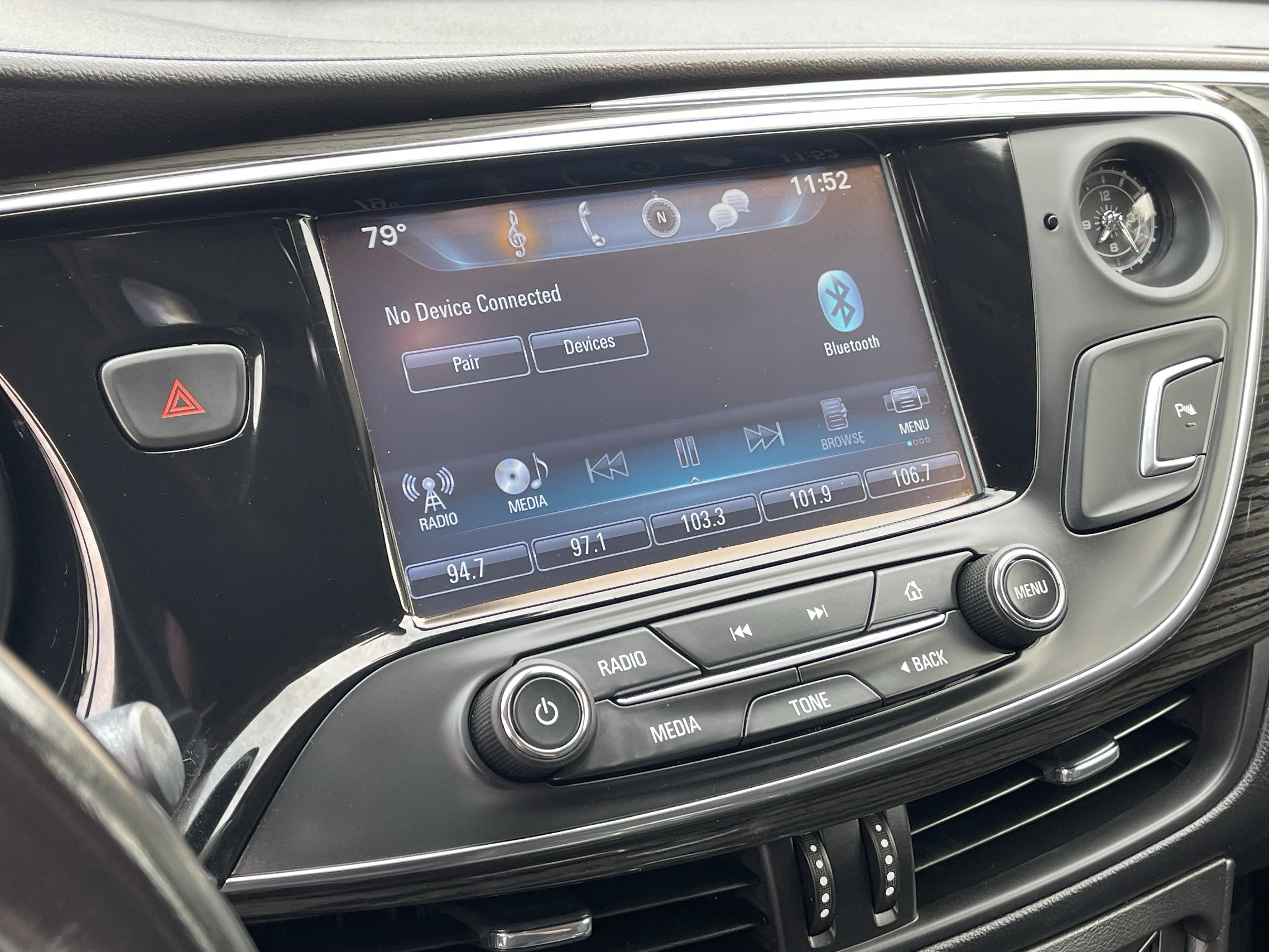 Used 2017 Buick Envision Essence AWD/4WD image 23