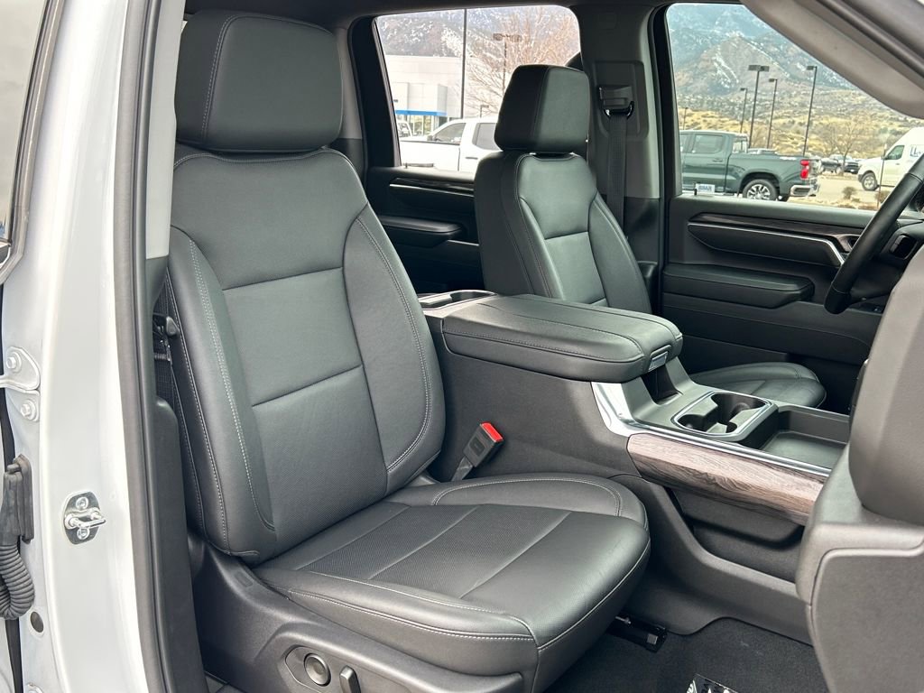 Used 2025 Chevrolet Silverado 3500 LTZ w/ LTZ Plus Package image 22