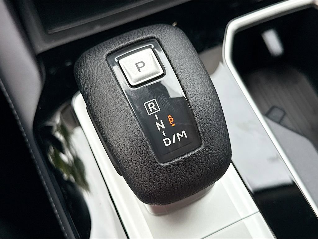 New 2025 Mitsubishi Outlander ES image 17