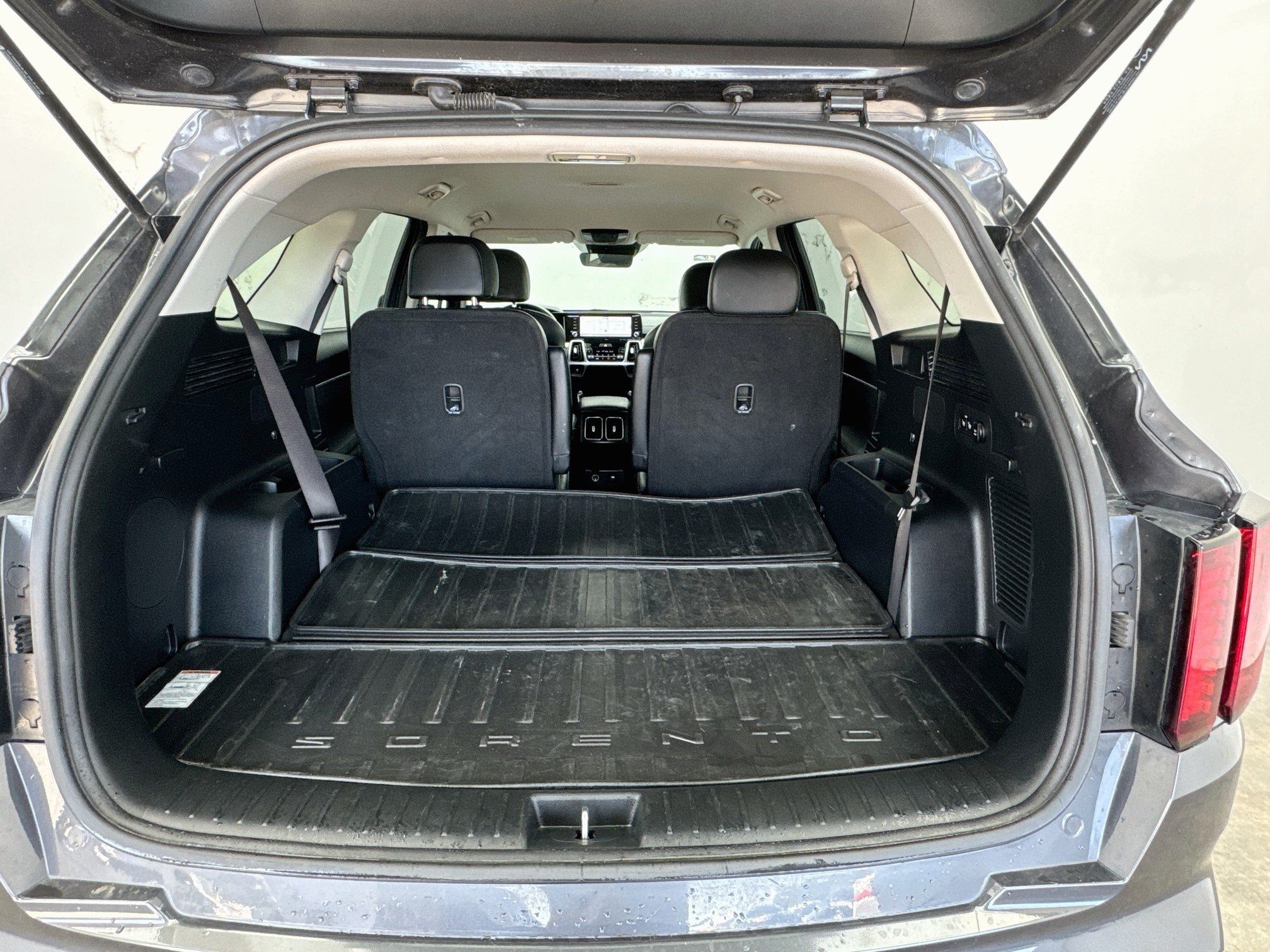 Used 2022 Kia Sorento S FWD image 17